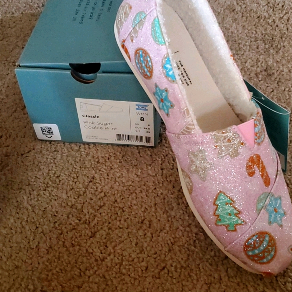 Pink sugar cookie toms